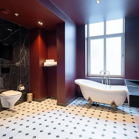 Отель The 4*